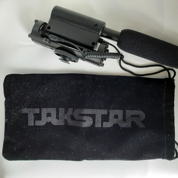 VIXIA HF R500 CANON CAM W/ MIC - Picture 8 of 8